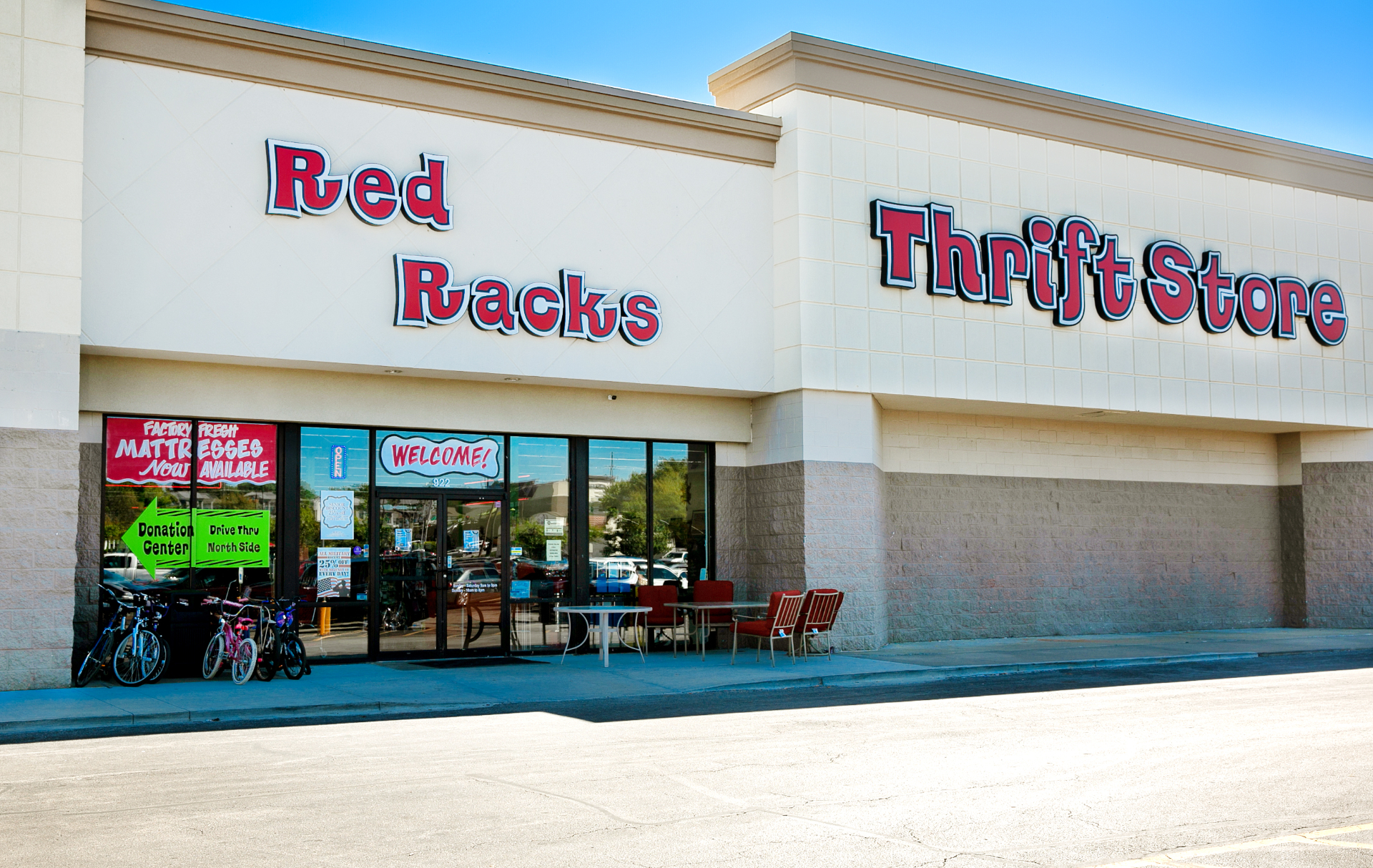 Red Racks Blue Springs storefront
