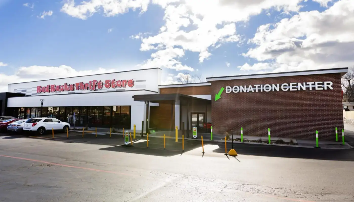 Red Racks Thrift Store exterior at the Springfield — E. Sunshine location in Missouri