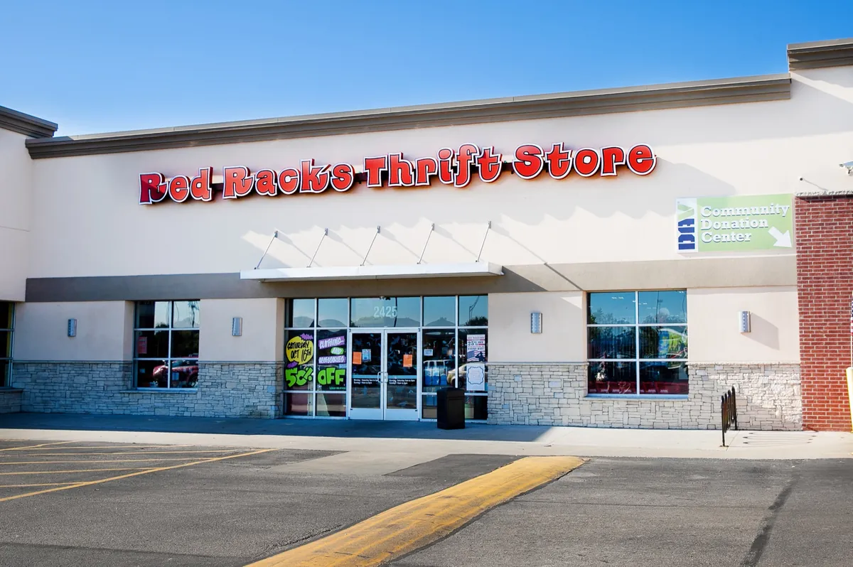 Red Racks Thrift Store exterior at the Vivion Rd location in Missouri